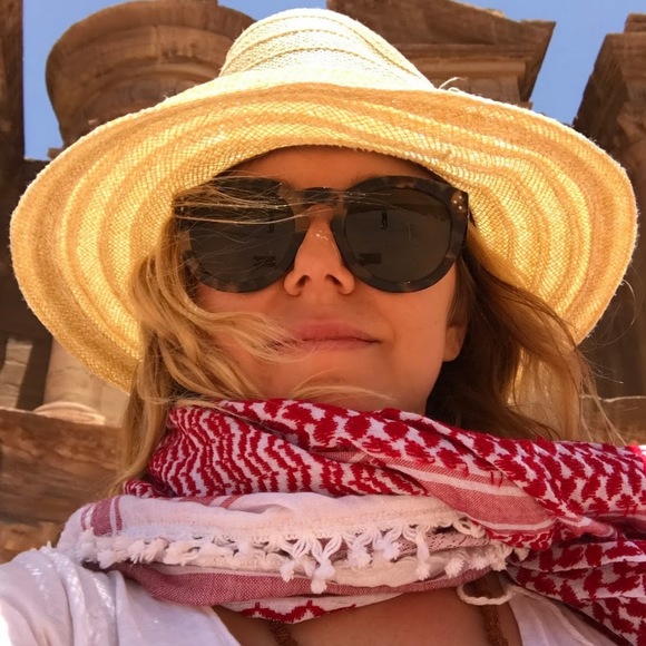 Meet your Posher, Francesca - Picture 1 of 1